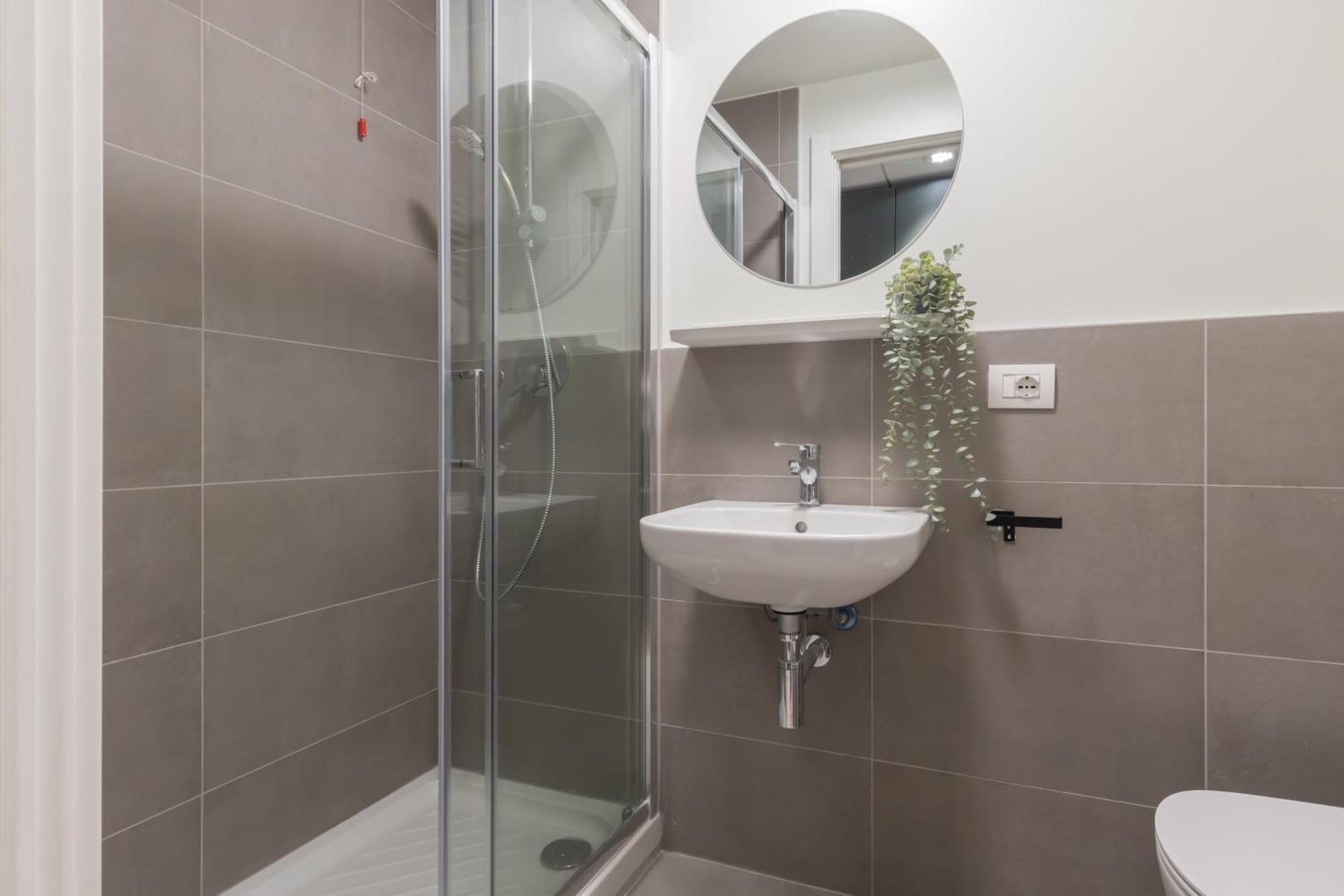 Well-Located Campus Rooms Near City Park Milaan Buitenkant foto