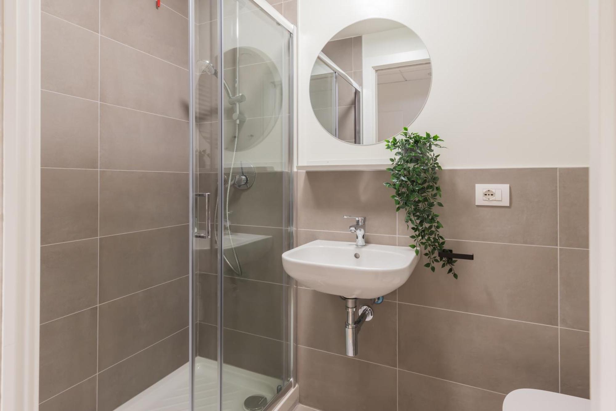 Well-Located Campus Rooms Near City Park Milaan Buitenkant foto
