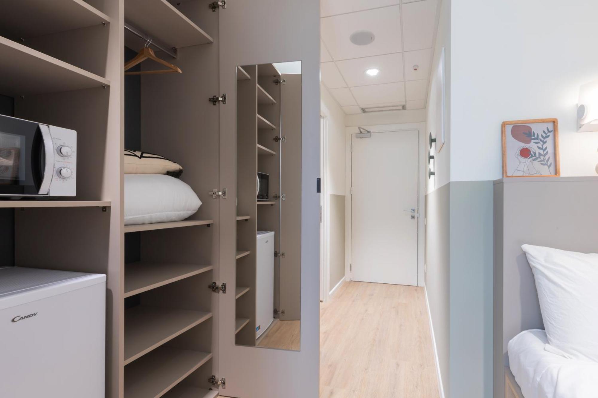 Well-Located Campus Rooms Near City Park Milaan Buitenkant foto