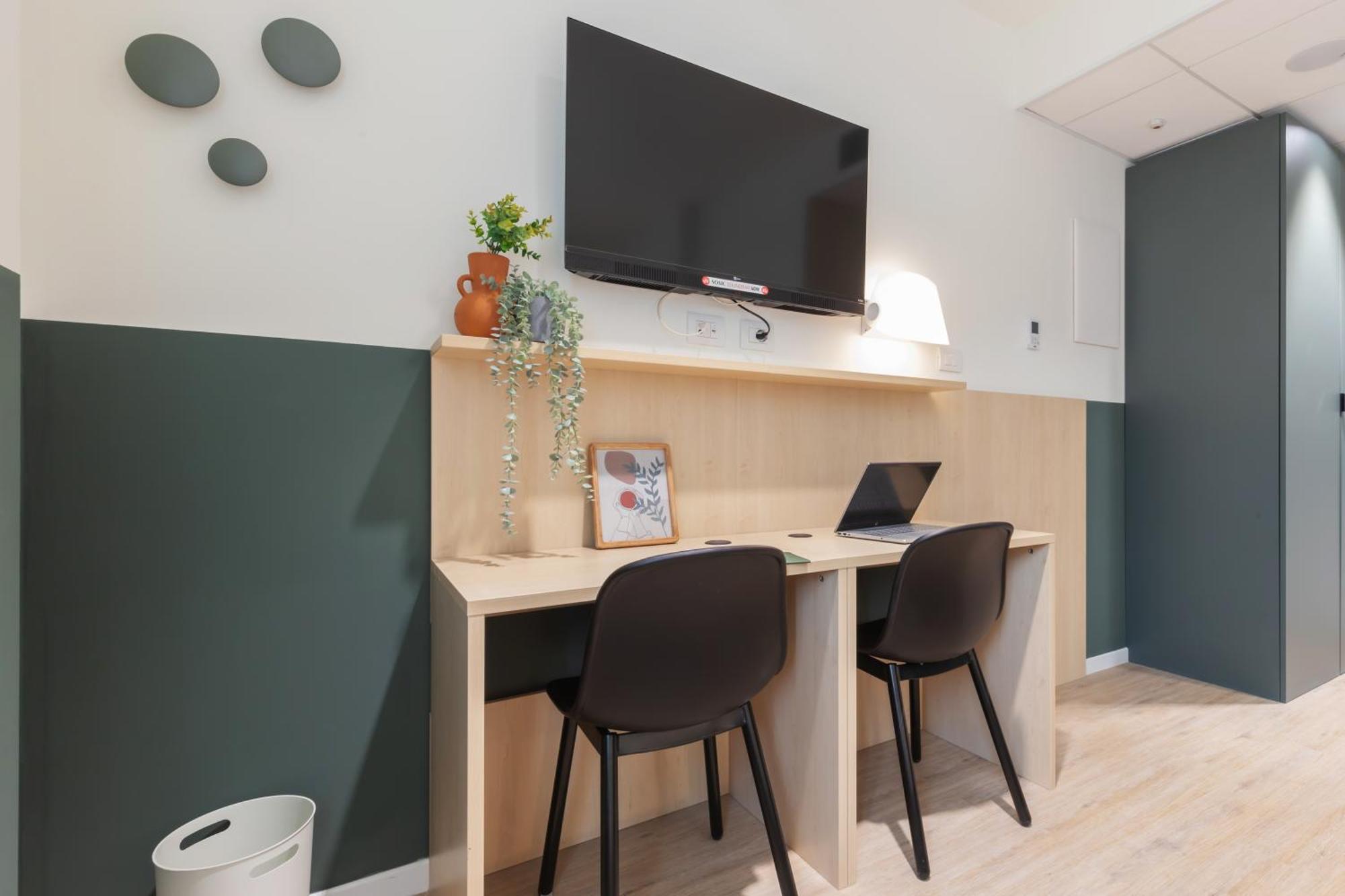 Well-Located Campus Rooms Near City Park Milaan Buitenkant foto